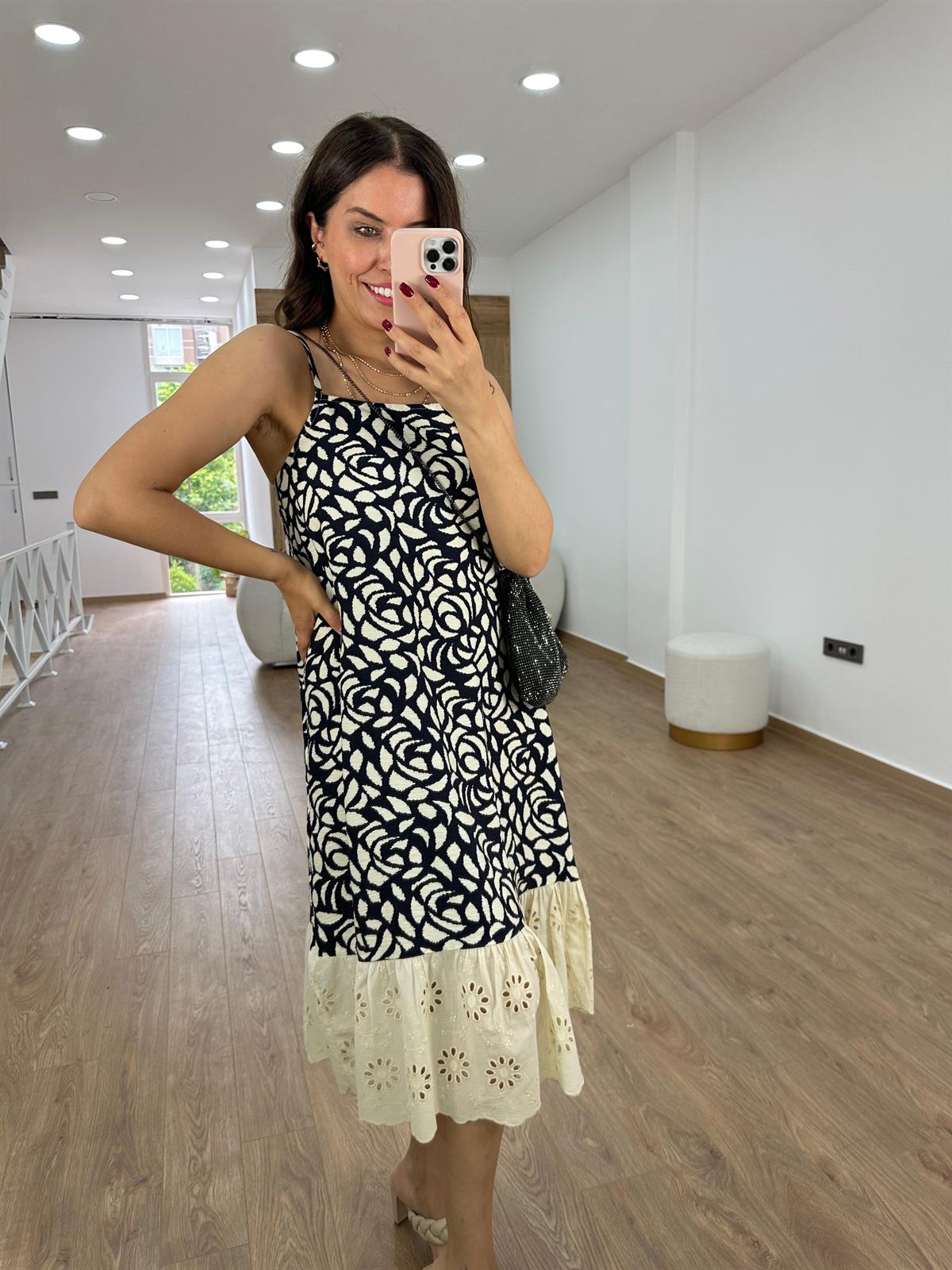 Fisto Detaylı Keten Elbise-Siyah