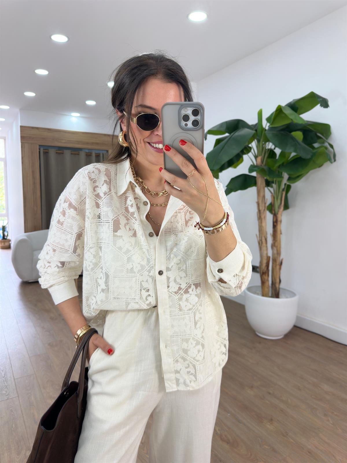 Full Dantel Detaylı Gömlek 