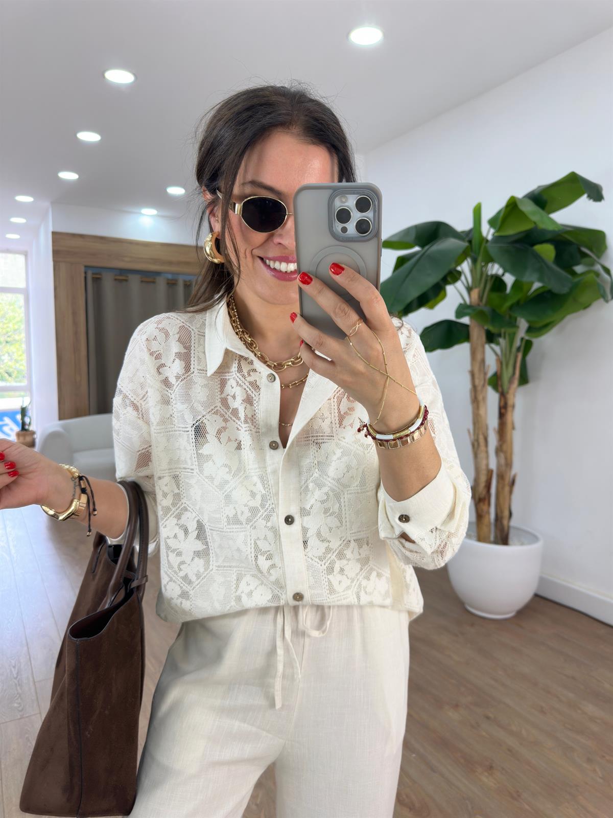 Full Dantel Detaylı Gömlek 