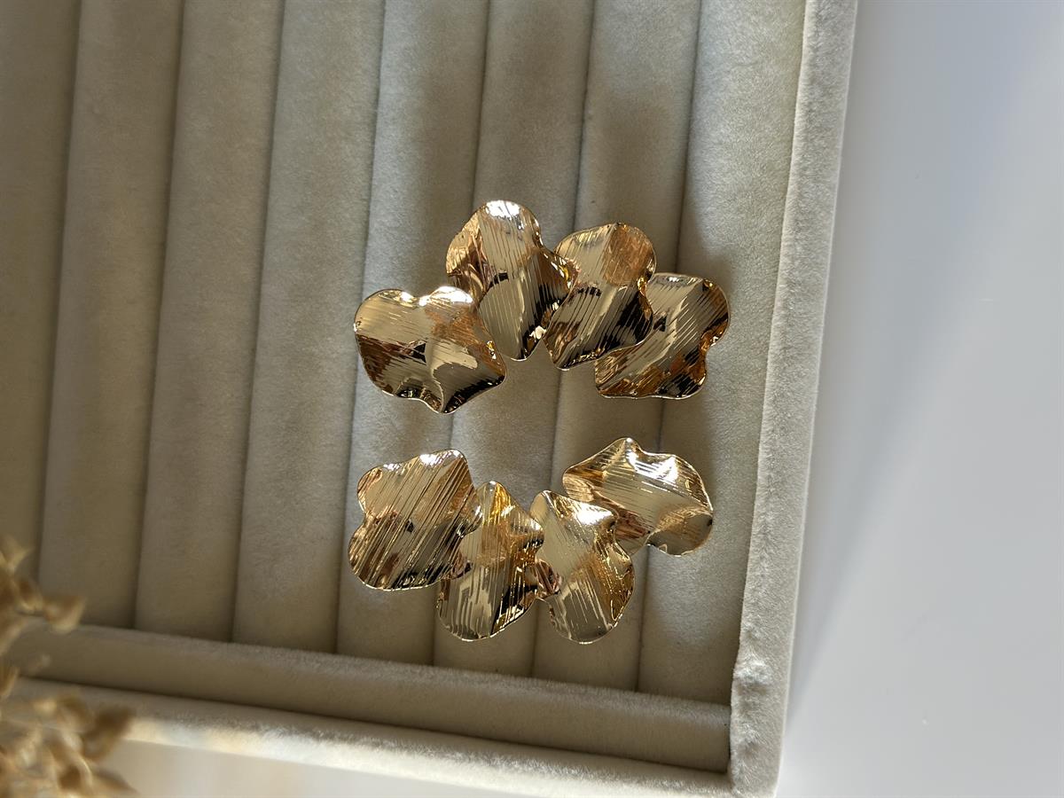 Geçmeli Kıkırdak Tasarım Gold Küpe 5,5cm