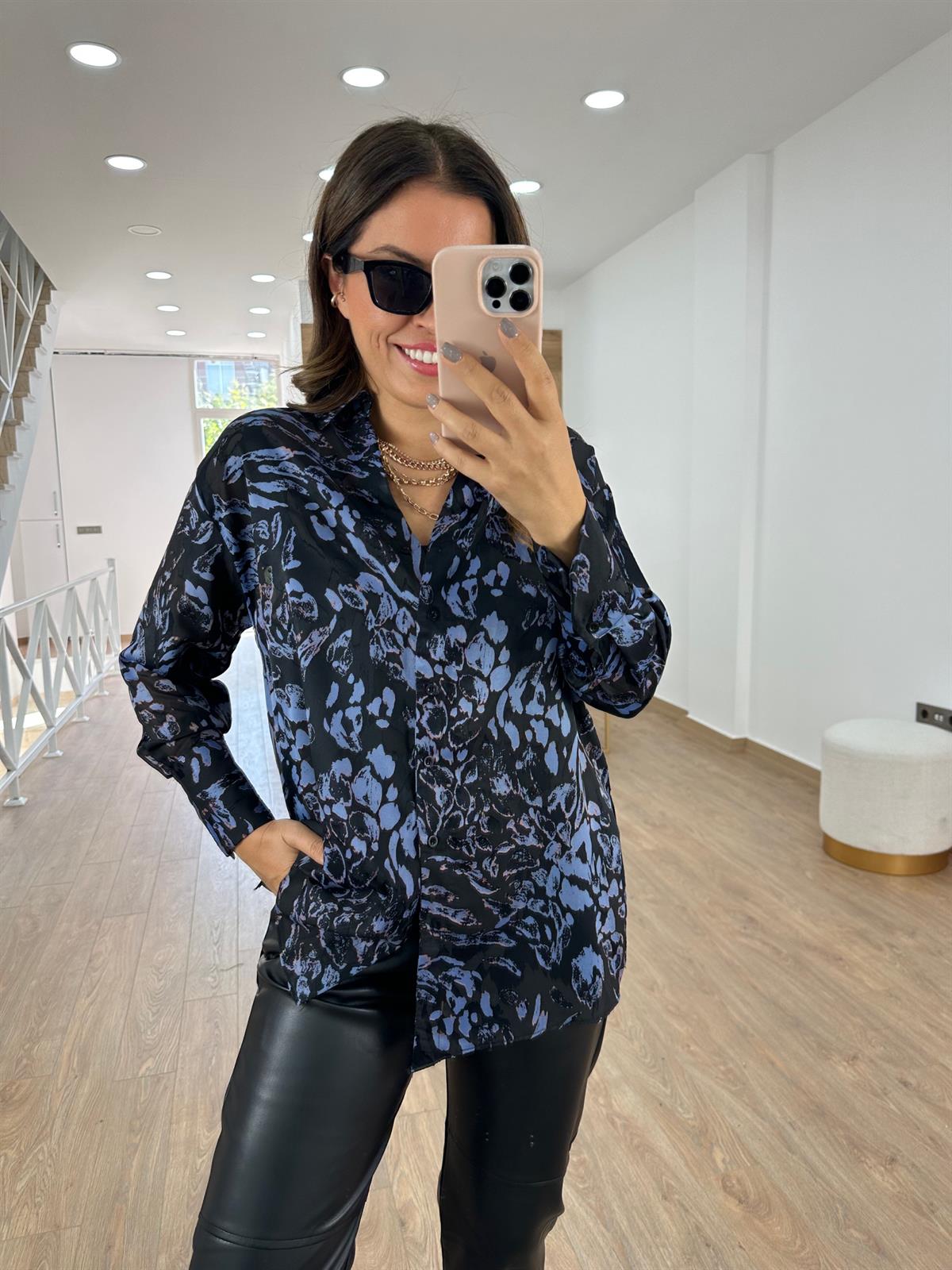 Geniş Manşetli Saten Baskılı Şifon Gömlek-Mavi