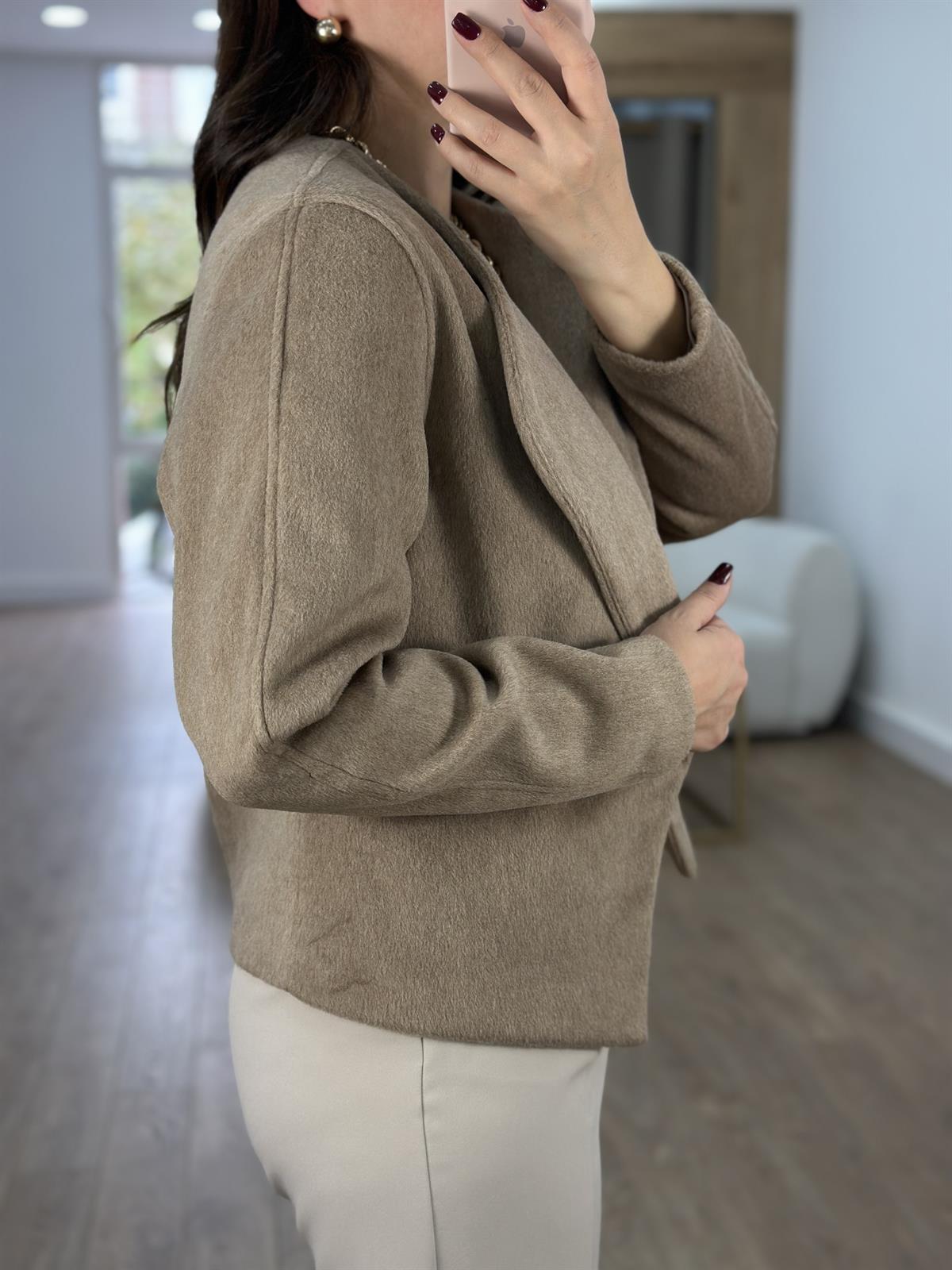 Geniş Yaka İçerisi Astarlı Kaşe Ceket-Bej