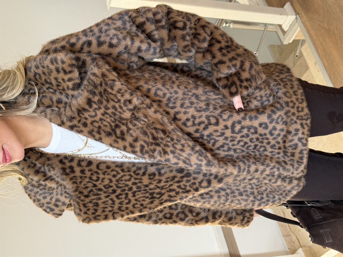 Geniş Yaka Klapalı Leopar Dolgun Kürk Kaban