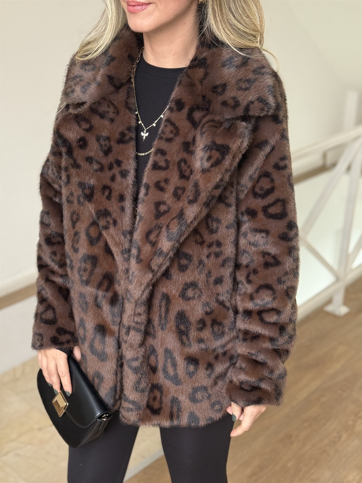 Geniş Yaka Leopar Suni Kürk Kaban