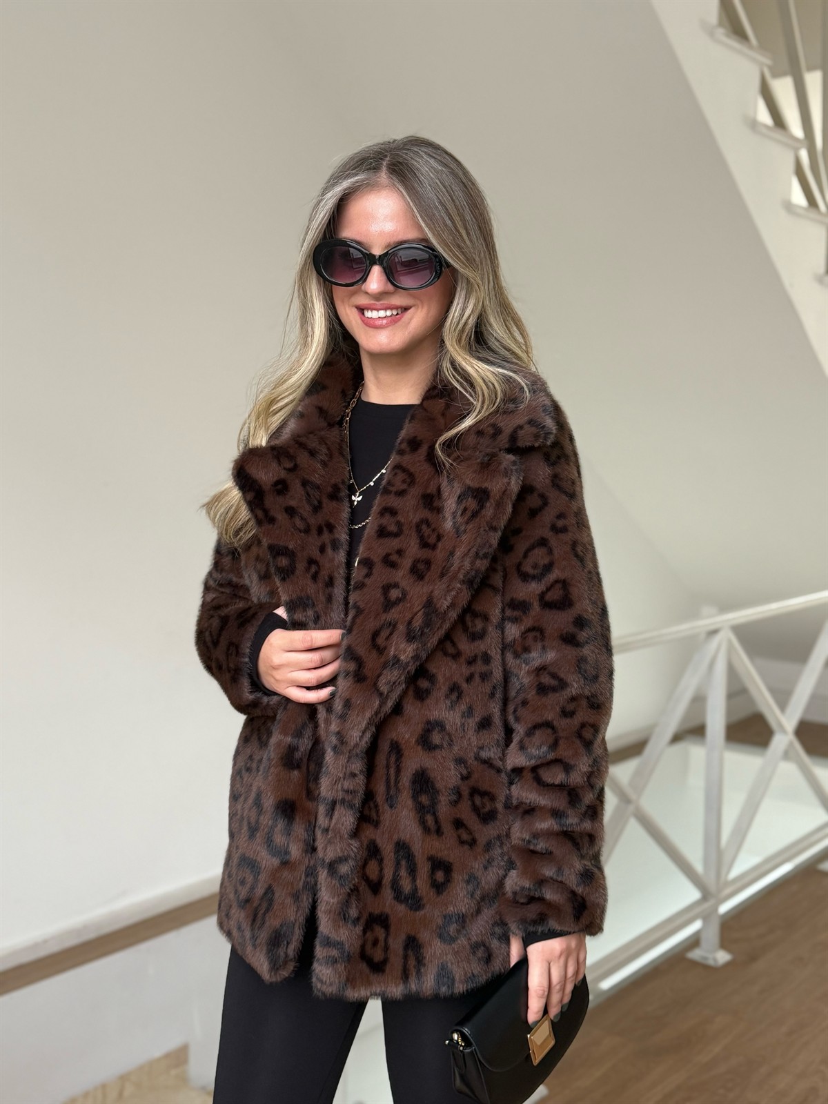 Geniş Yaka Leopar Suni Kürk Kaban