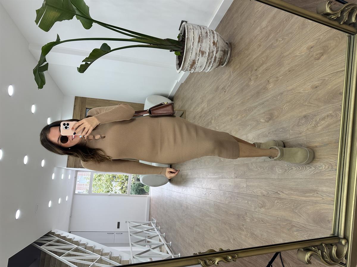 Göğsü İnci Düğmeli Triko Elbise-Camel