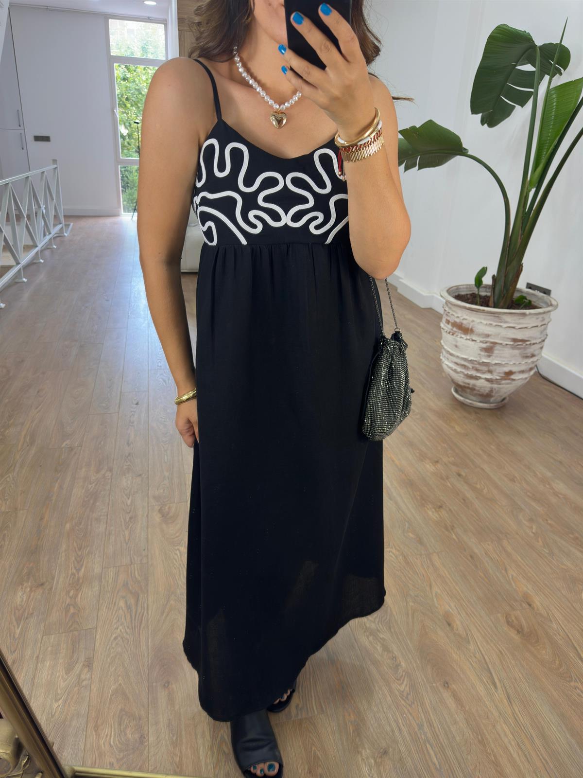 Göğüsü İşlemeli Müslin Elbise-Siyah