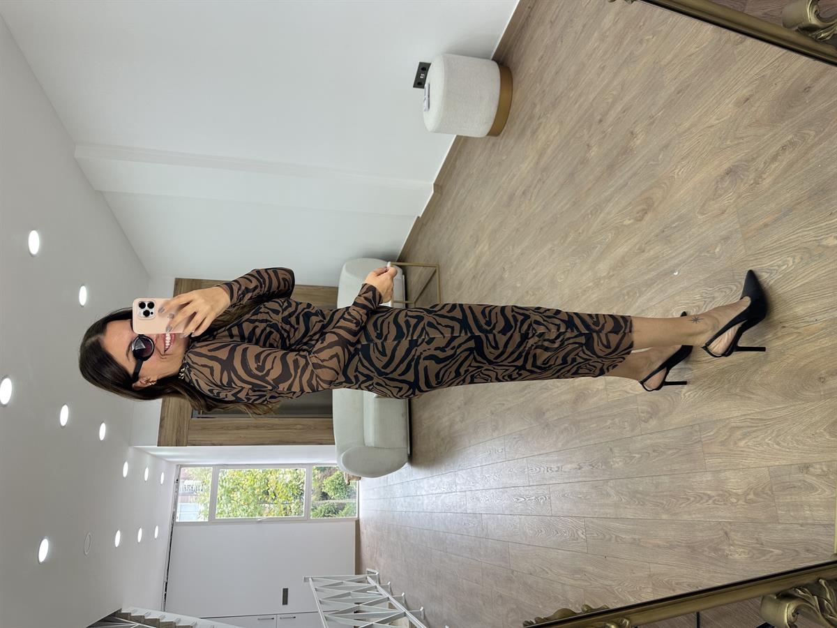 Göğüsü Katlı Zebra Desen Tül Elbise