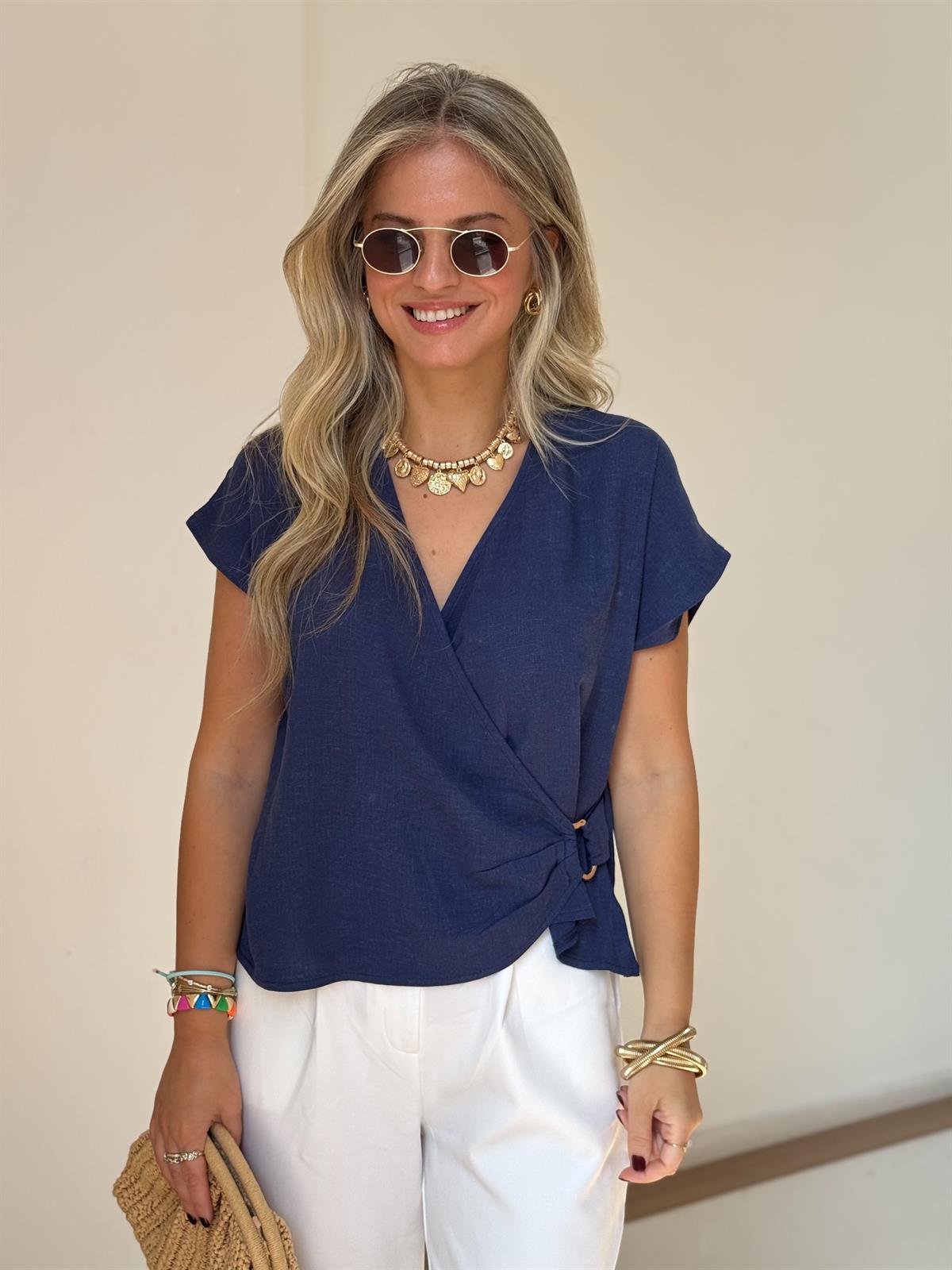 Gold Aksesuar Detaylı Keten Bluz - Lacivert