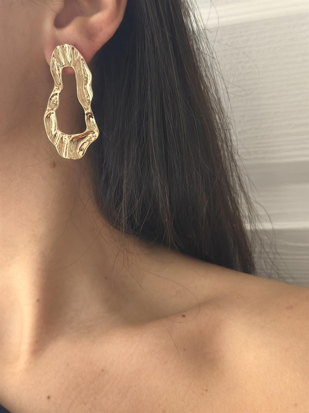 Gold Asimetrik Plaka Küpe 4,8cm