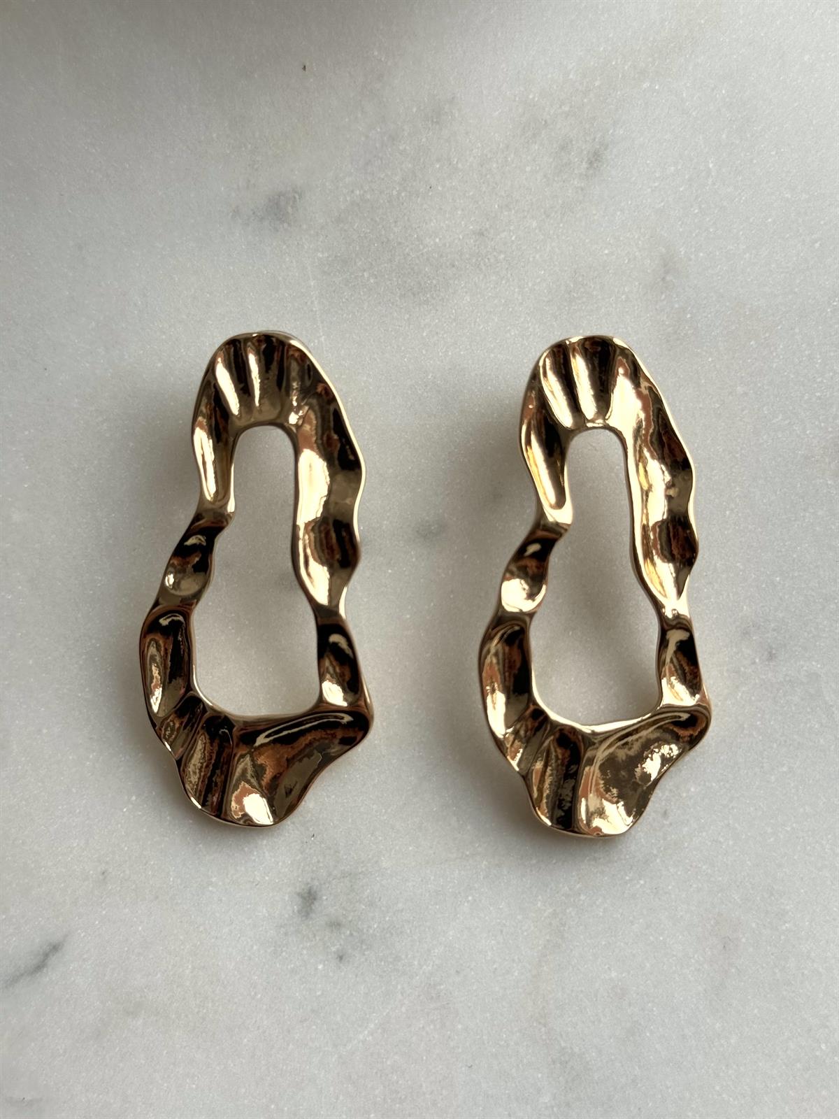Gold Asimetrik Plaka Küpe 4,8cm