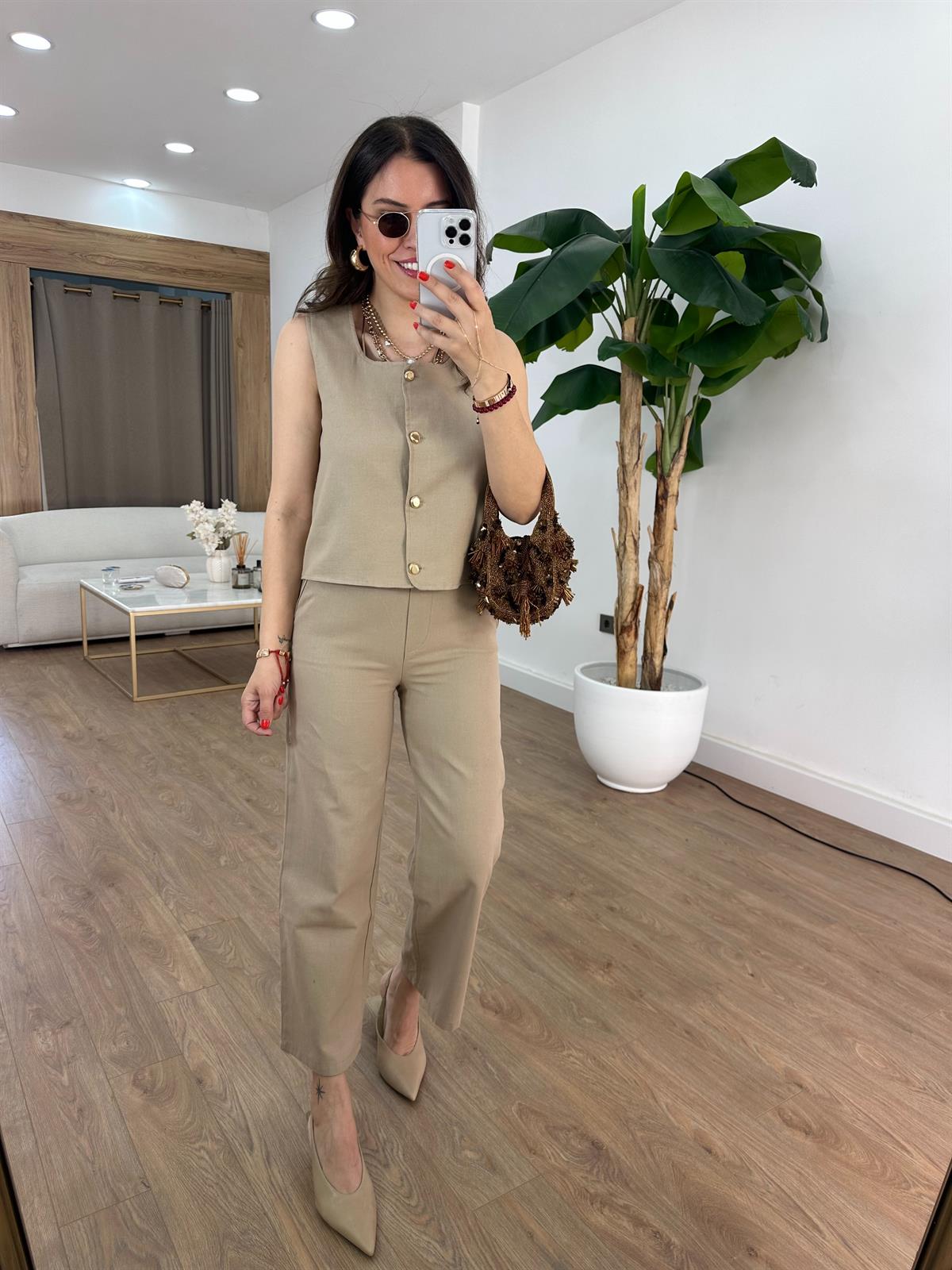 Gold Düğme Detaylı Takım - Vizon