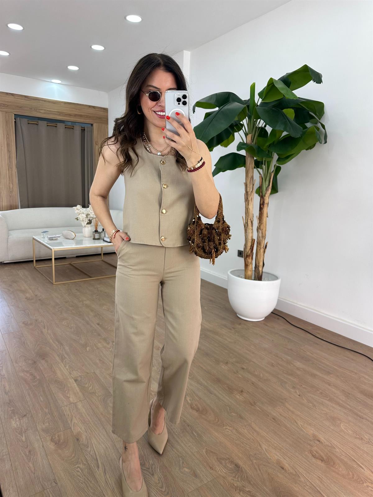 Gold Düğme Detaylı Takım - Vizon