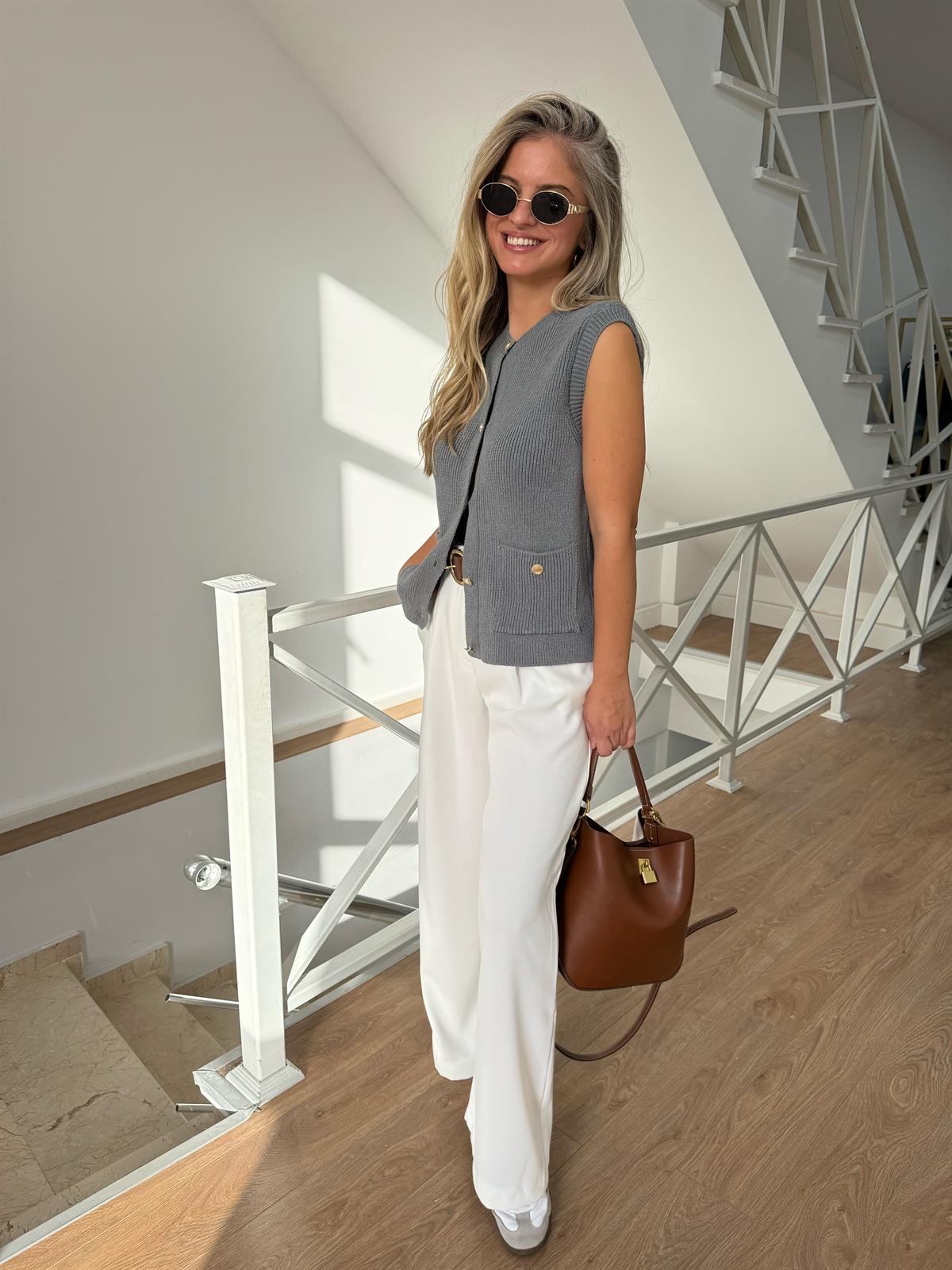 Gold Düğme Detaylı Triko Yelek-Gri