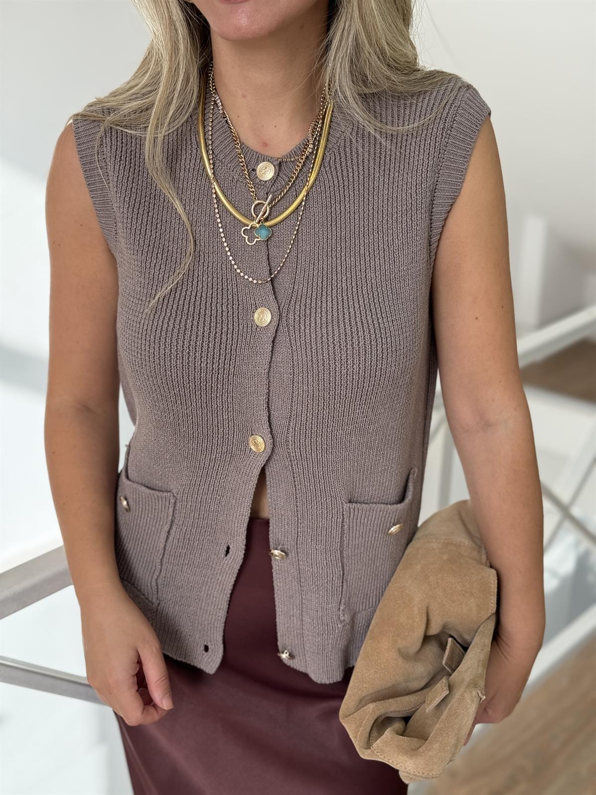 Gold Düğme Detaylı Triko Yelek-Vizon