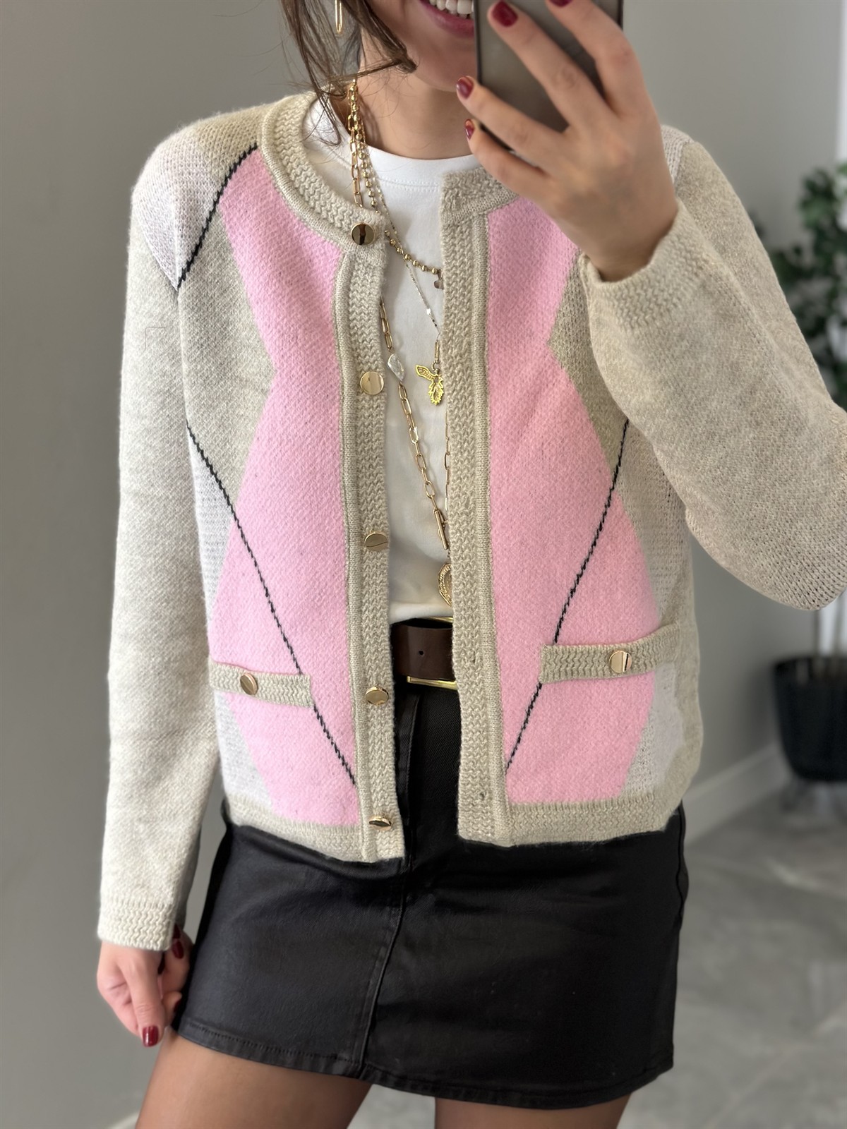 Gold Düğmeli Baklava Desen Hırka - Bej Pembe