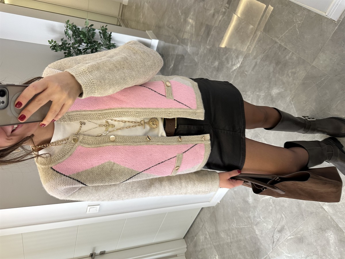 Gold Düğmeli Baklava Desen Hırka - Bej Pembe