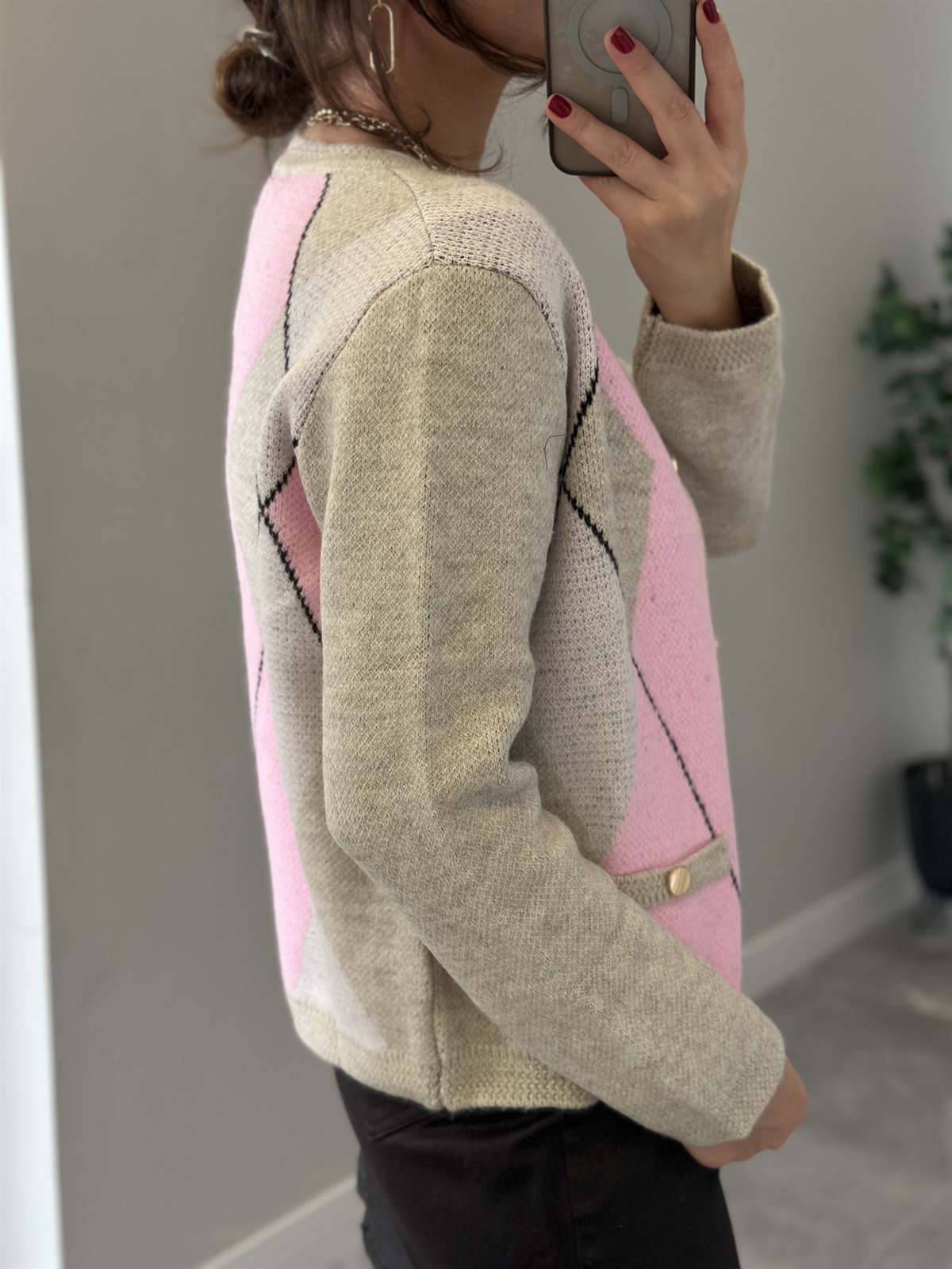 Gold Düğmeli Baklava Desen Hırka - Bej Pembe