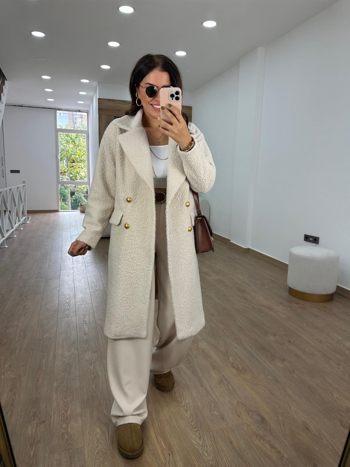 Gold Düğmeli Buklet Kaban-Ekru