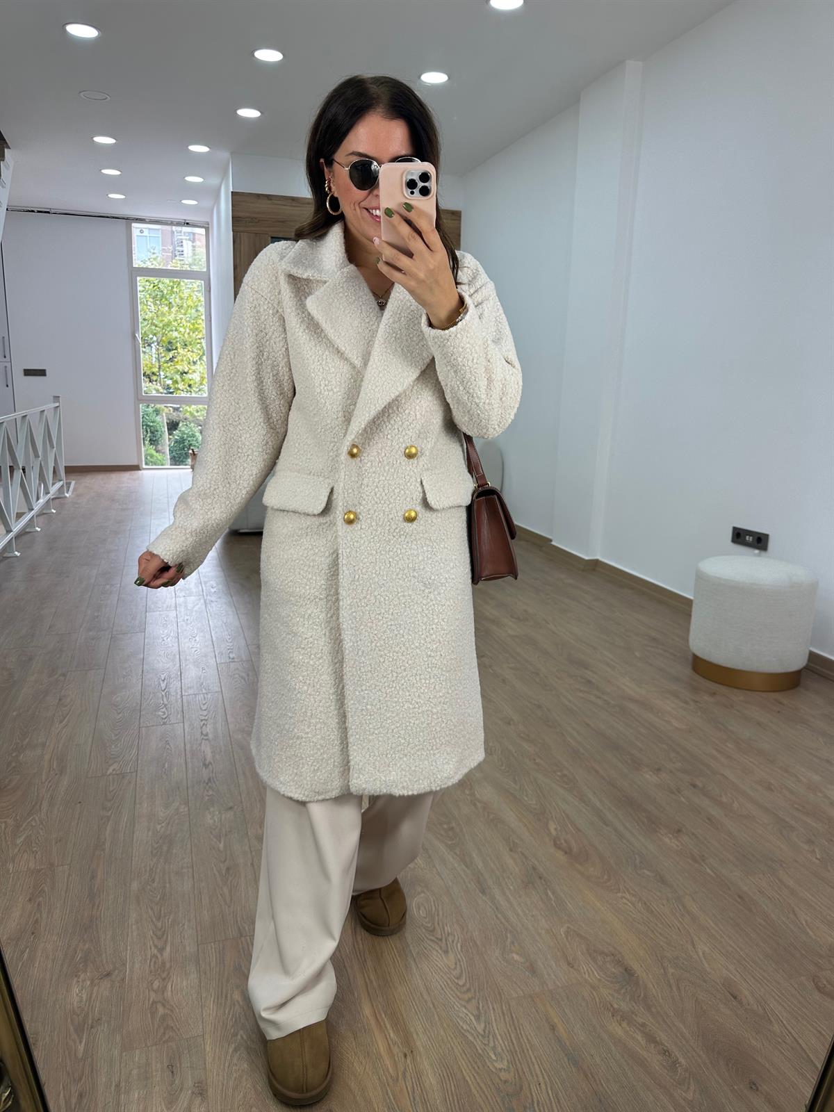 Gold Düğmeli Buklet Kaban-Ekru