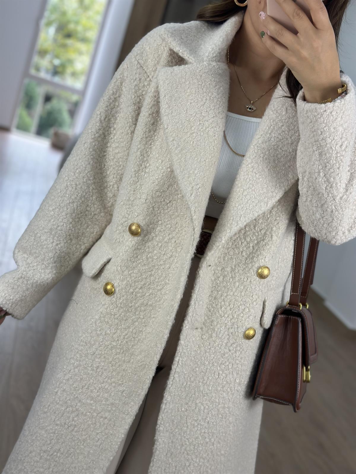 Gold Düğmeli Buklet Kaban-Ekru