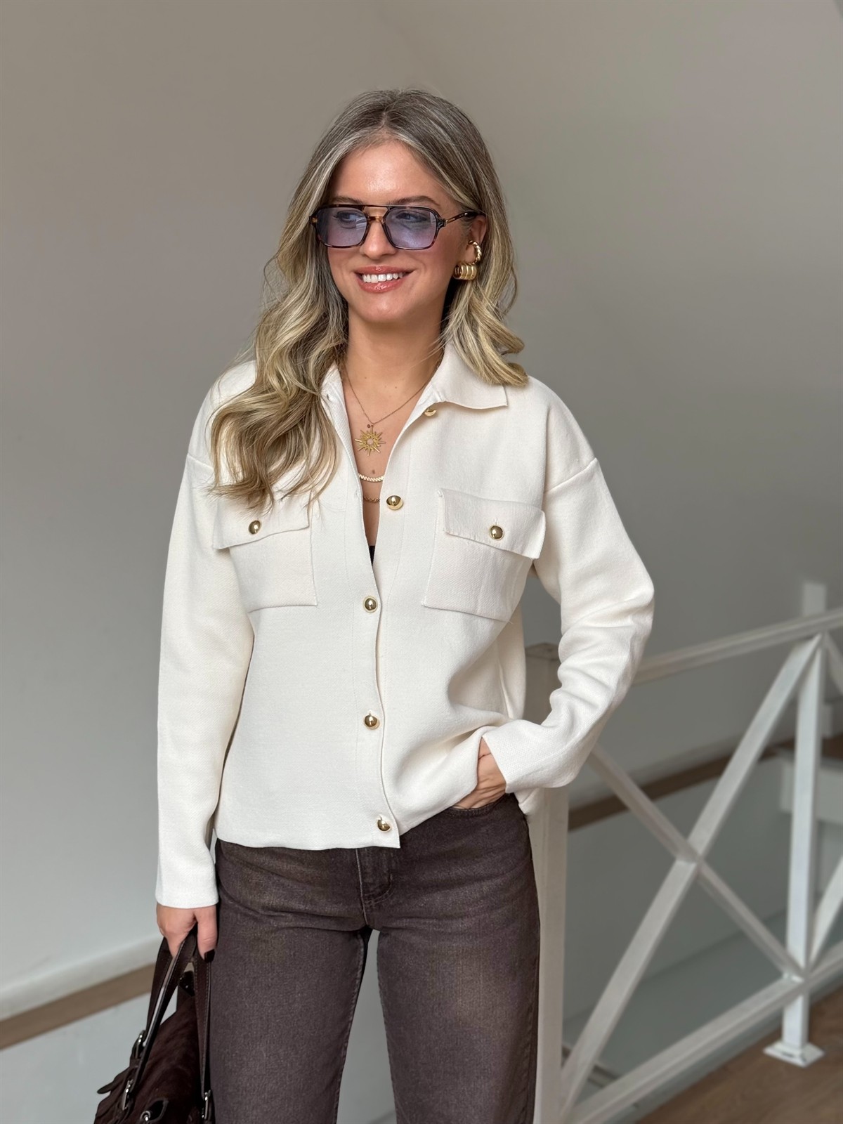 Gold Düğmeli Cepli Hırka - Krem