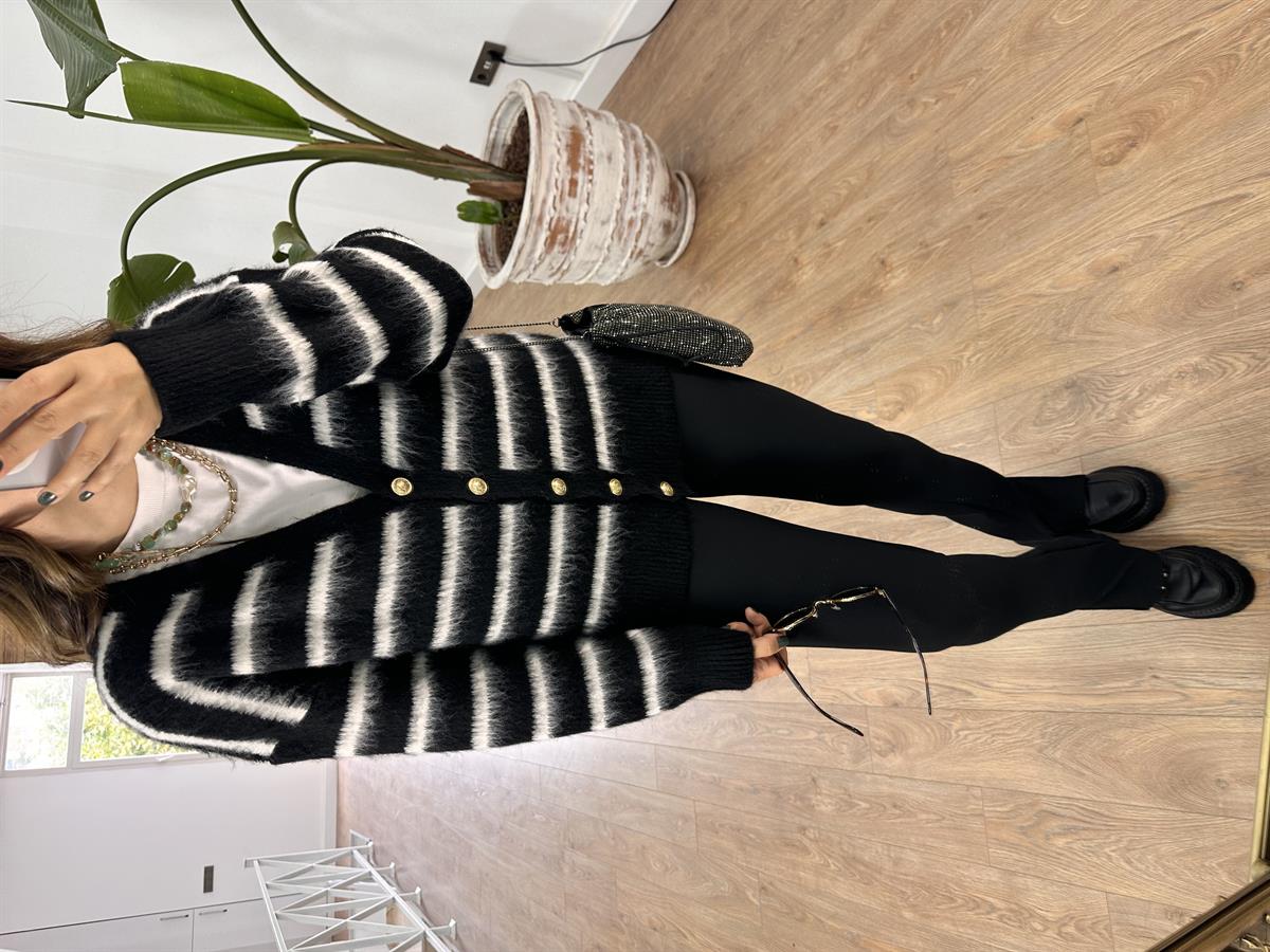 Gold Düğmeli Çizgili Yumoş Hırka 