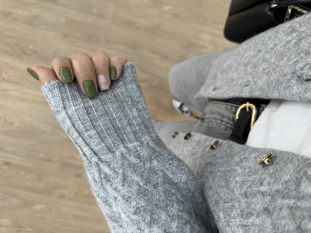 Gold Düğmeli Kabartmalı Yumoş Hırka- Gri