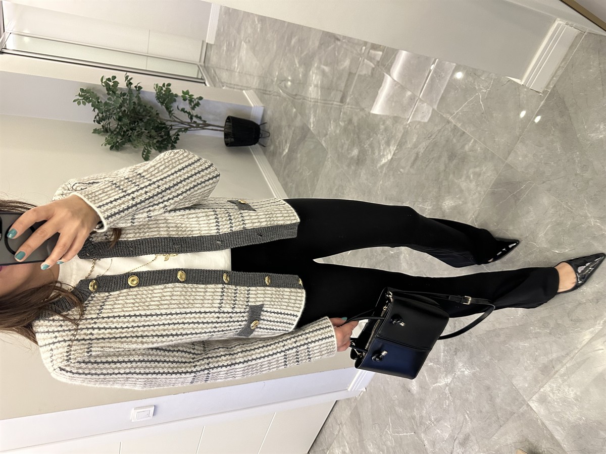 Gold Düğmeli Kaz Ayağı Desen Hırka 