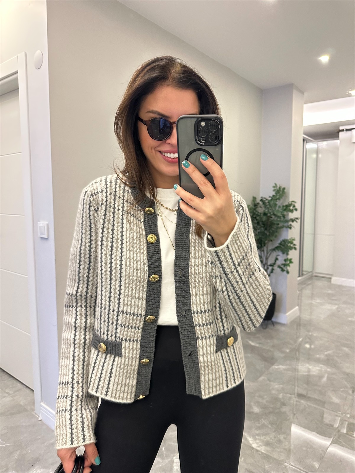 Gold Düğmeli Kaz Ayağı Desen Hırka 