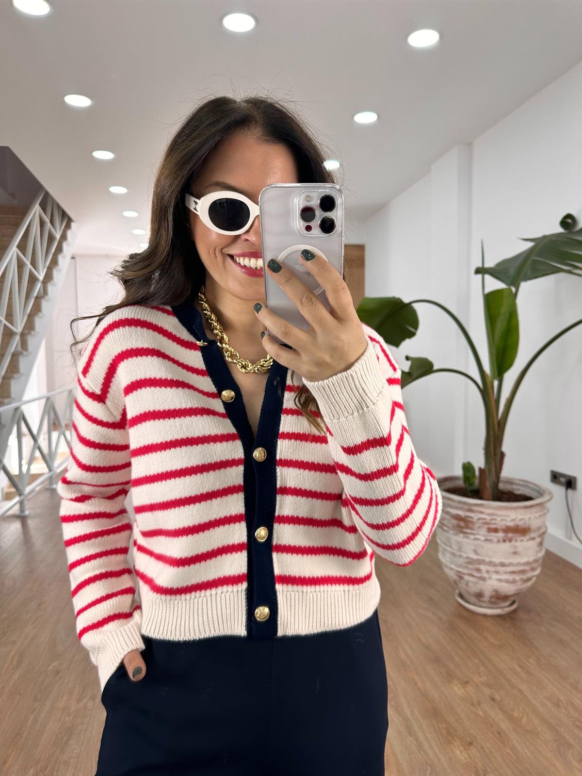 Gold Düğmeli Kırmızı Çizgili Triko Hırka 