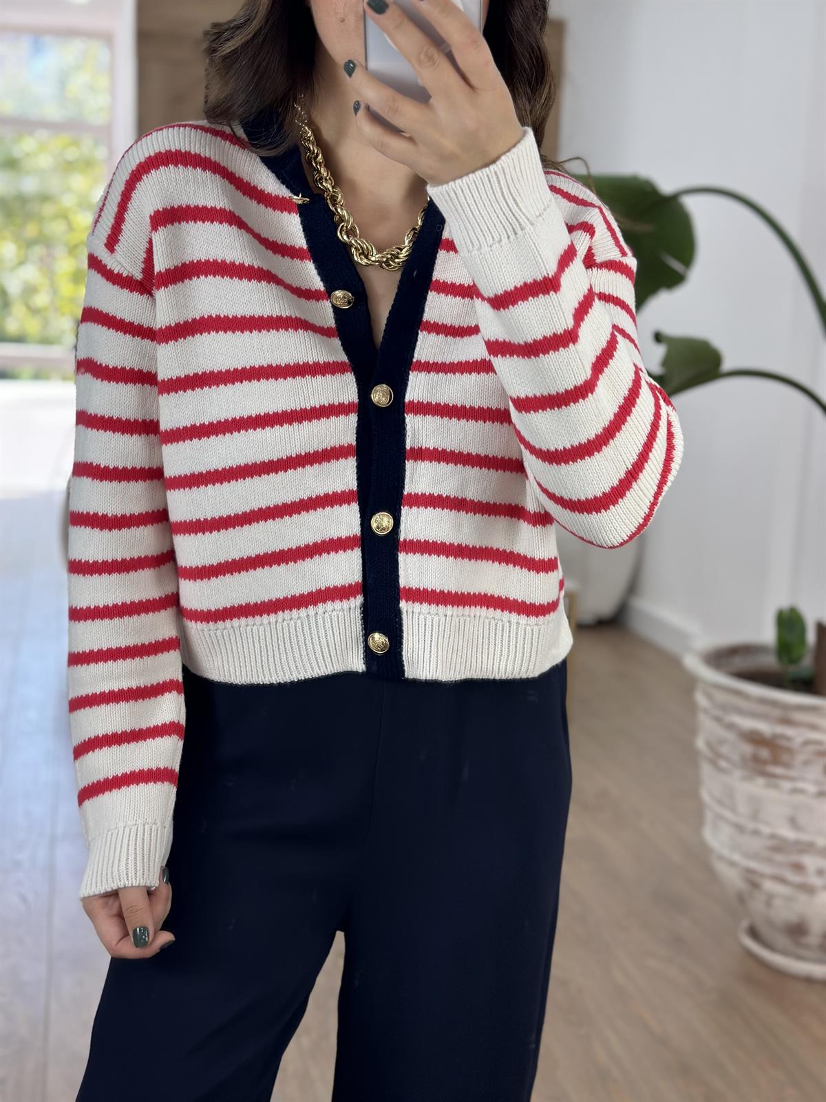 Gold Düğmeli Kırmızı Çizgili Triko Hırka 