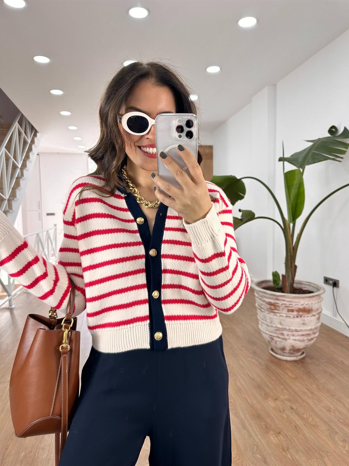 Gold Düğmeli Kırmızı Çizgili Triko Hırka 