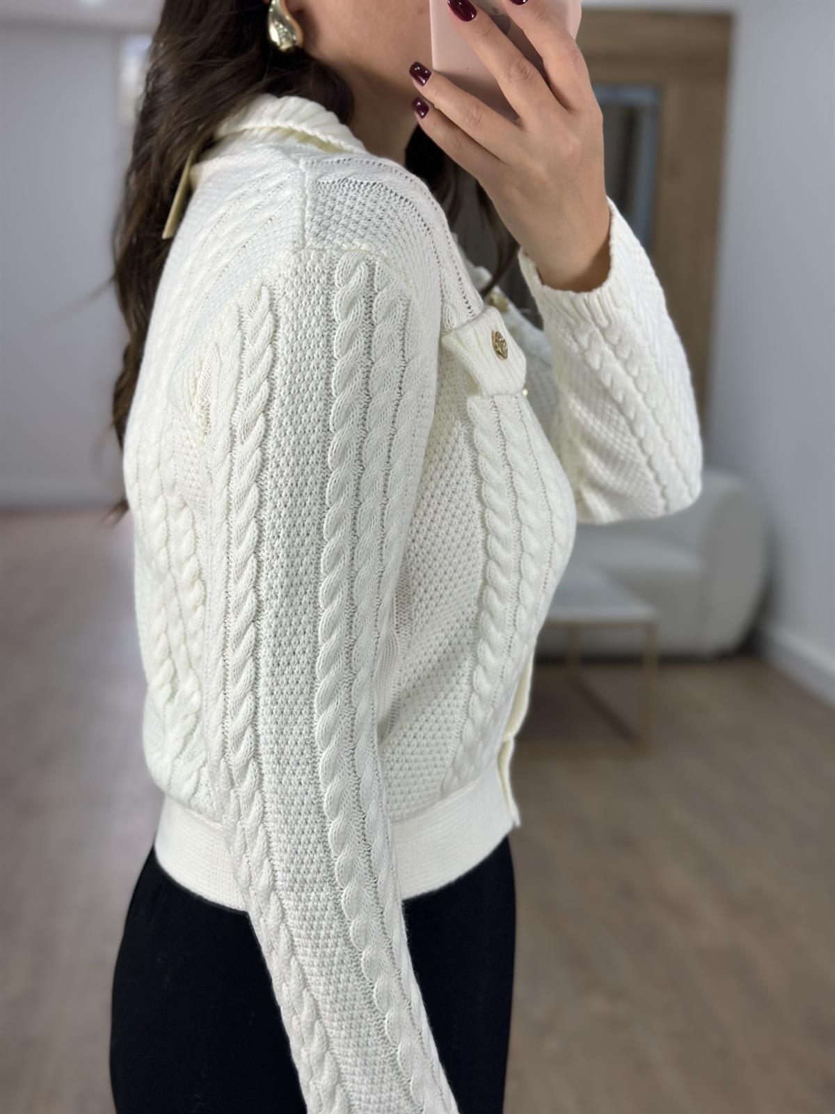 Gold Düğmeli Polo Yaka Saç Örgü Desen Hırka-Ekru