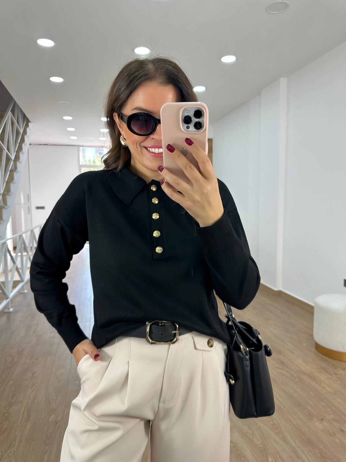 Gold Düğmeli Polo Yaka Triko-Siyah