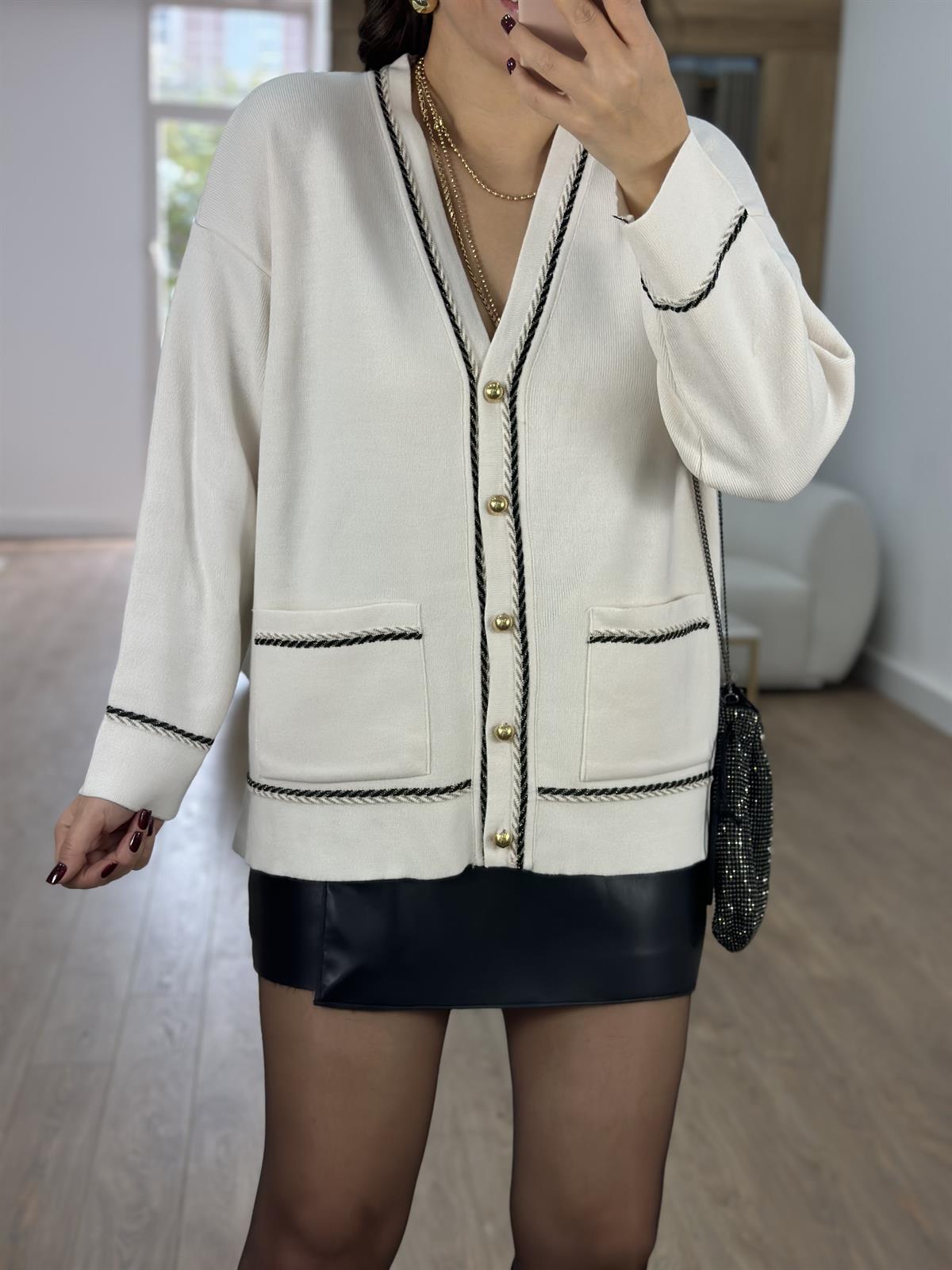 Gold Düğmeli Sim Detaylı Uzun Hırka-Ekru