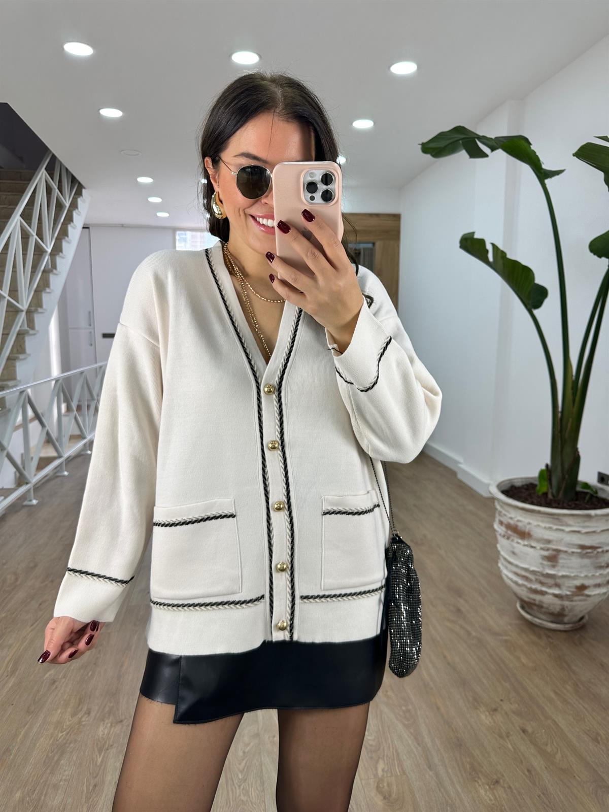 Gold Düğmeli Sim Detaylı Uzun Hırka-Ekru