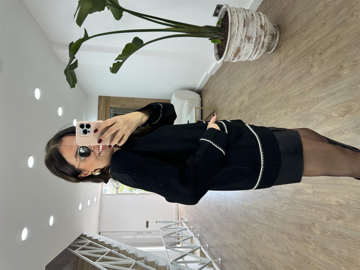 Gold Düğmeli Sim Detaylı Uzun Hırka-Siyah