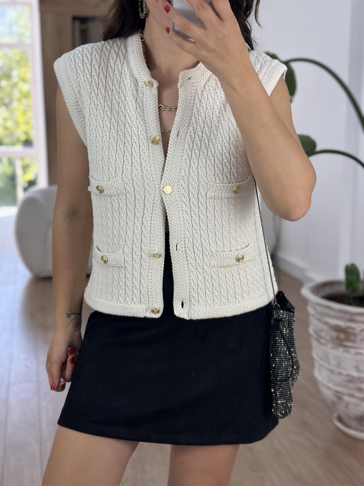 Gold Düğmeli Süs Cepli Triko Yelek