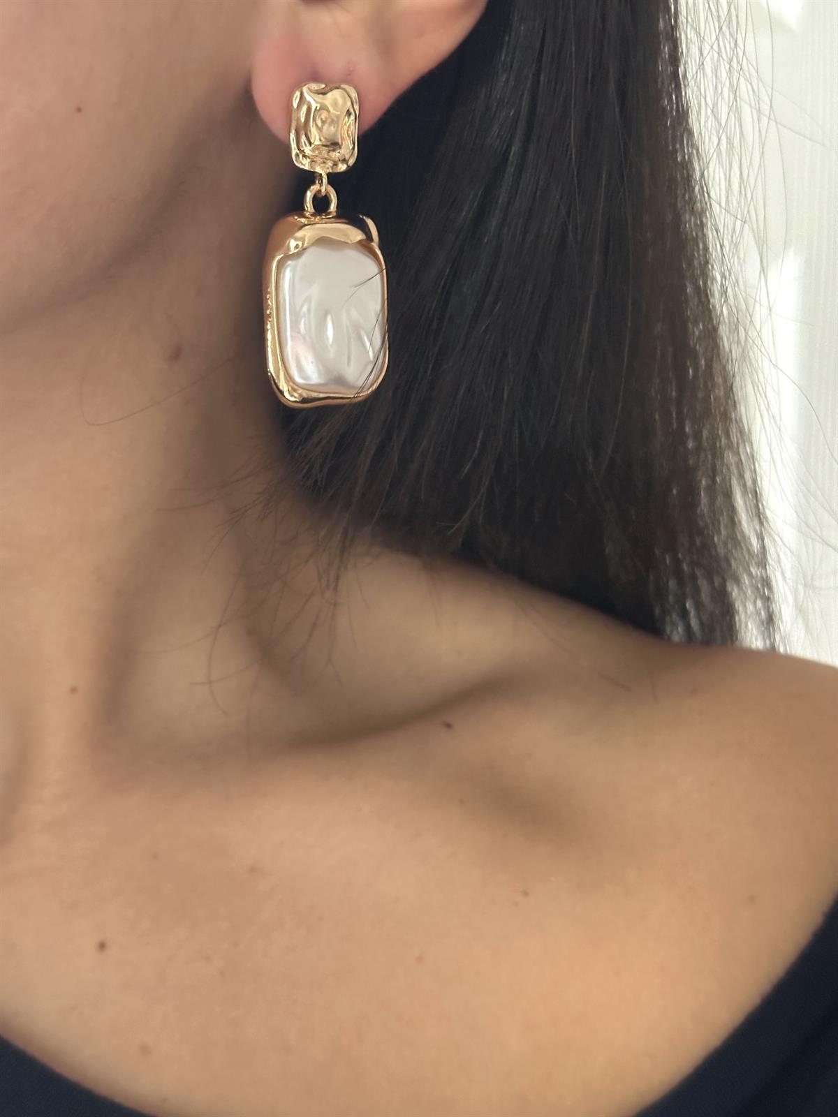 Gold Plaka Kare İnci Detay Küpe 4 cm