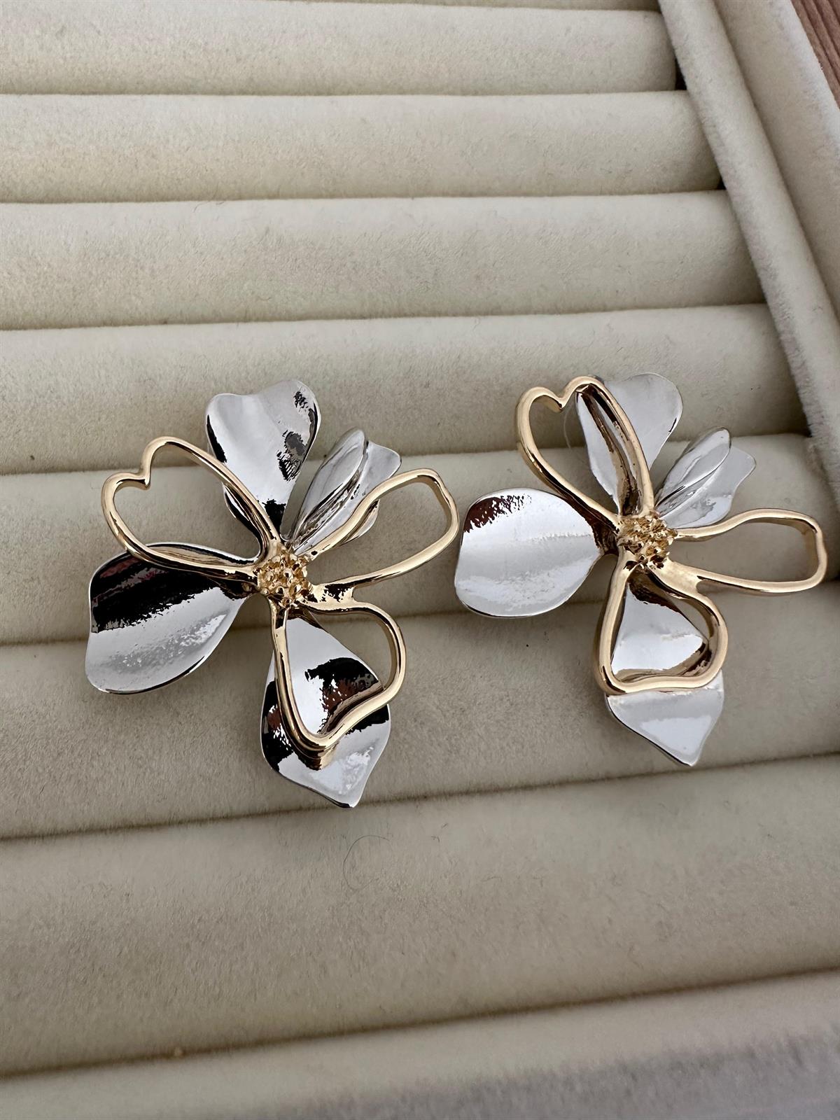 Gold Silver Detay Çiçek Küpe