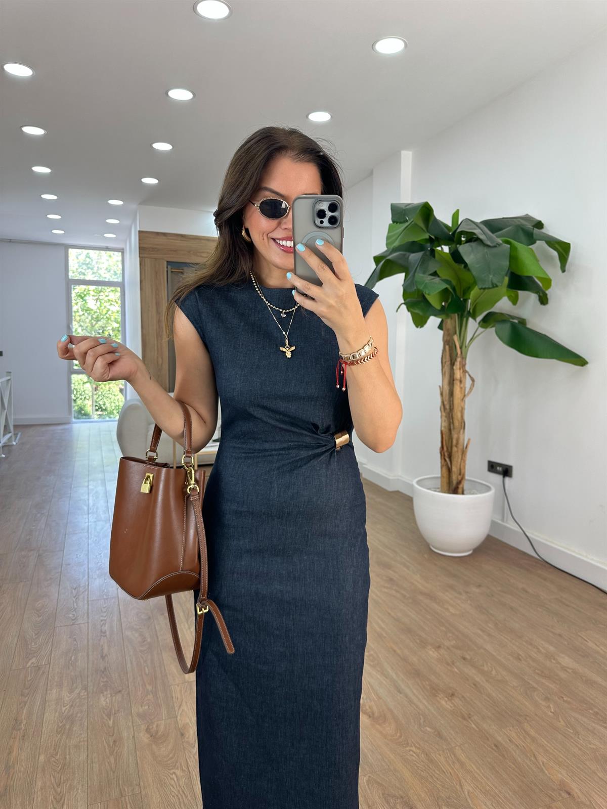 Gold Toka Detaylı Midi Denim Elbise 