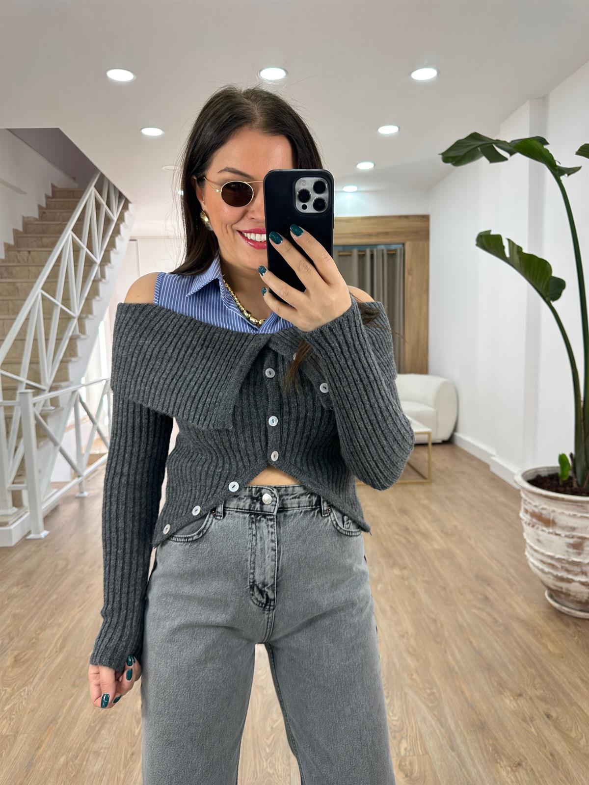 Gömlek Detay Degaje Yaka Triko Kazak