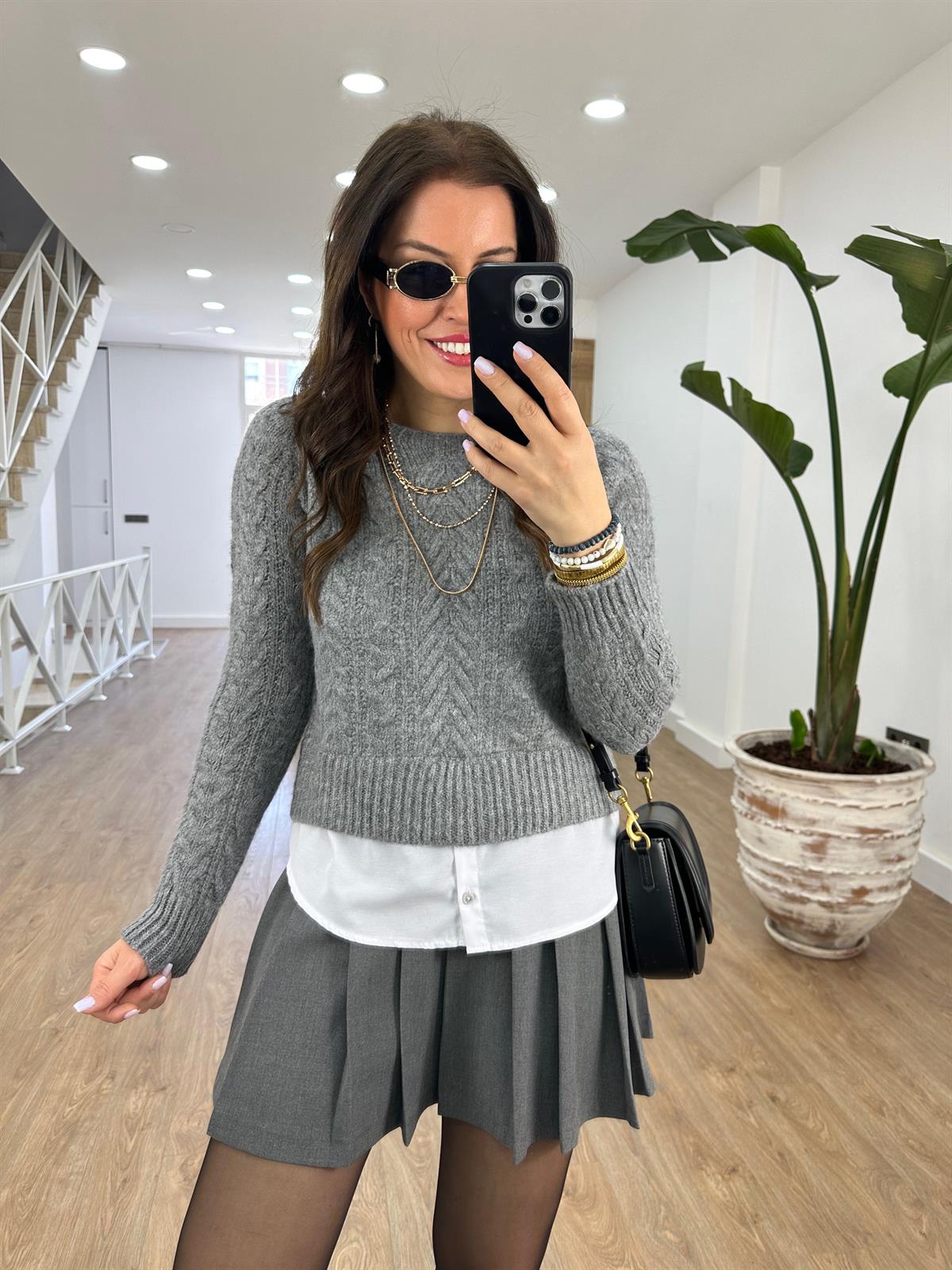 Gömlek Detaylı Saç Örgülü Kazak-Gri