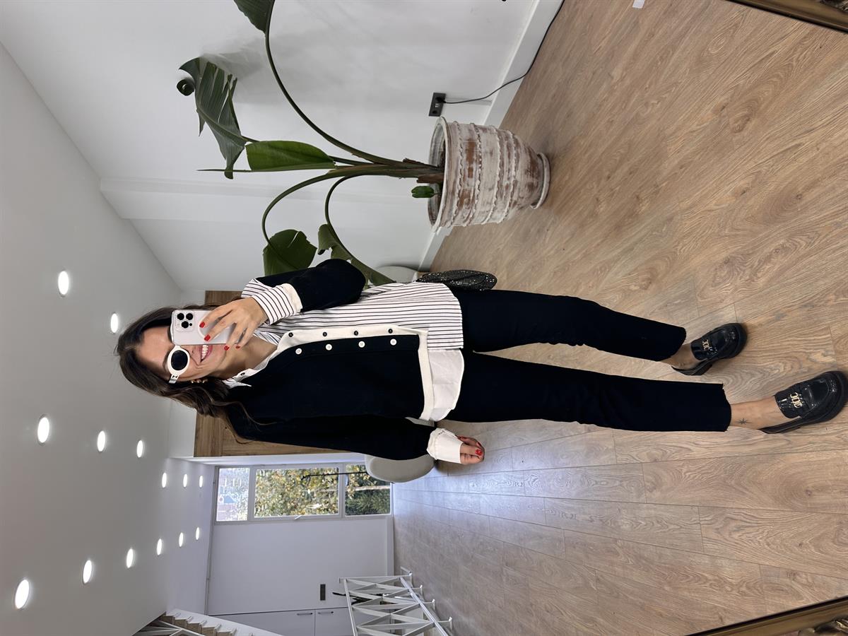 Gömlek Detaylı Tasarım Hırka - Siyah