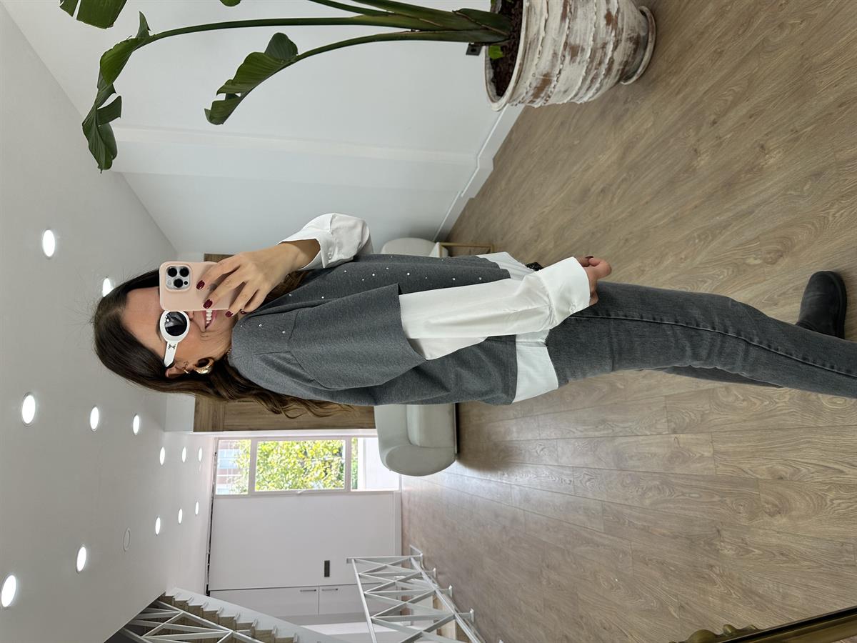 Gömlek Detaylı Taşlı Sweatshirt-Gri