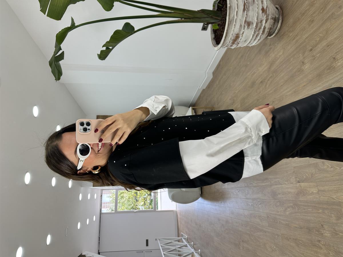 Gömlek Detaylı Taşlı Sweatshirt-Siyah