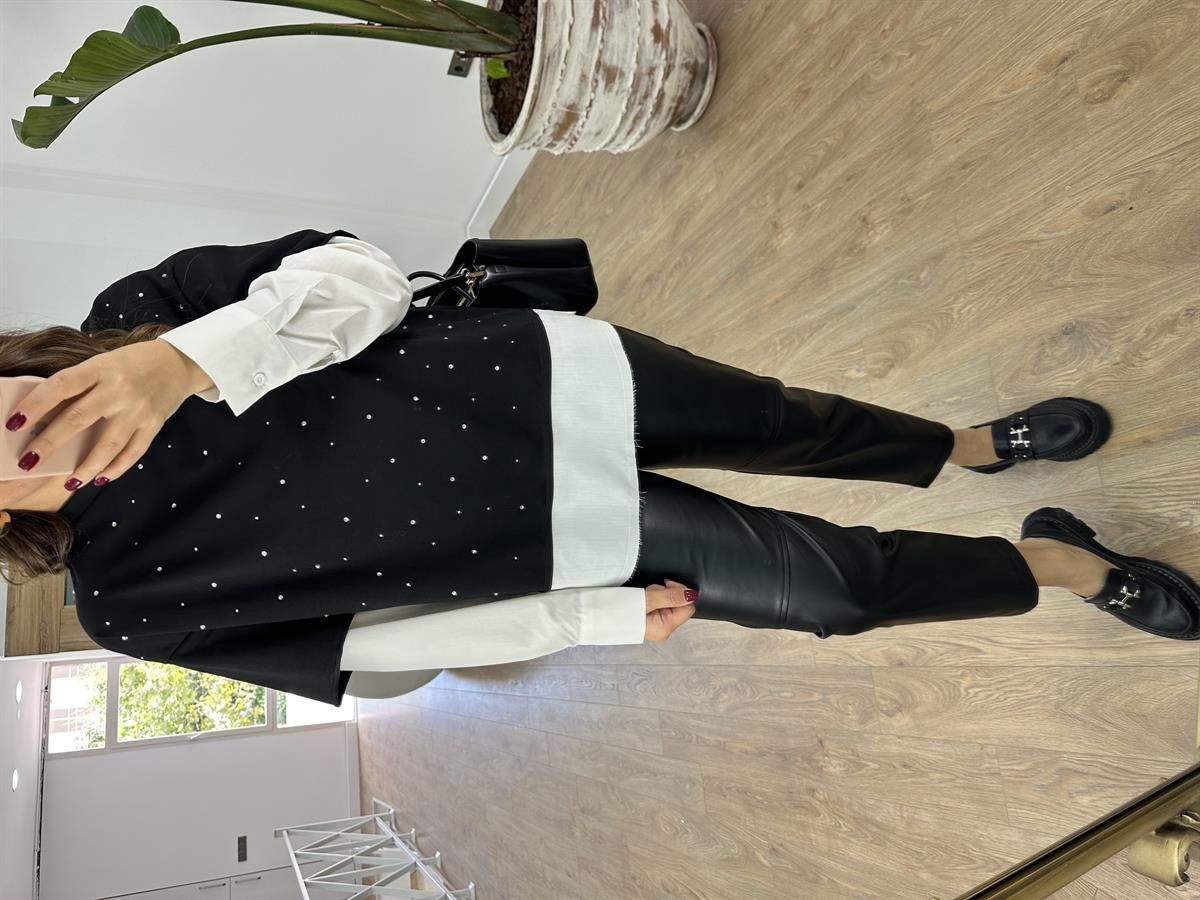 Gömlek Detaylı Taşlı Sweatshirt-Siyah