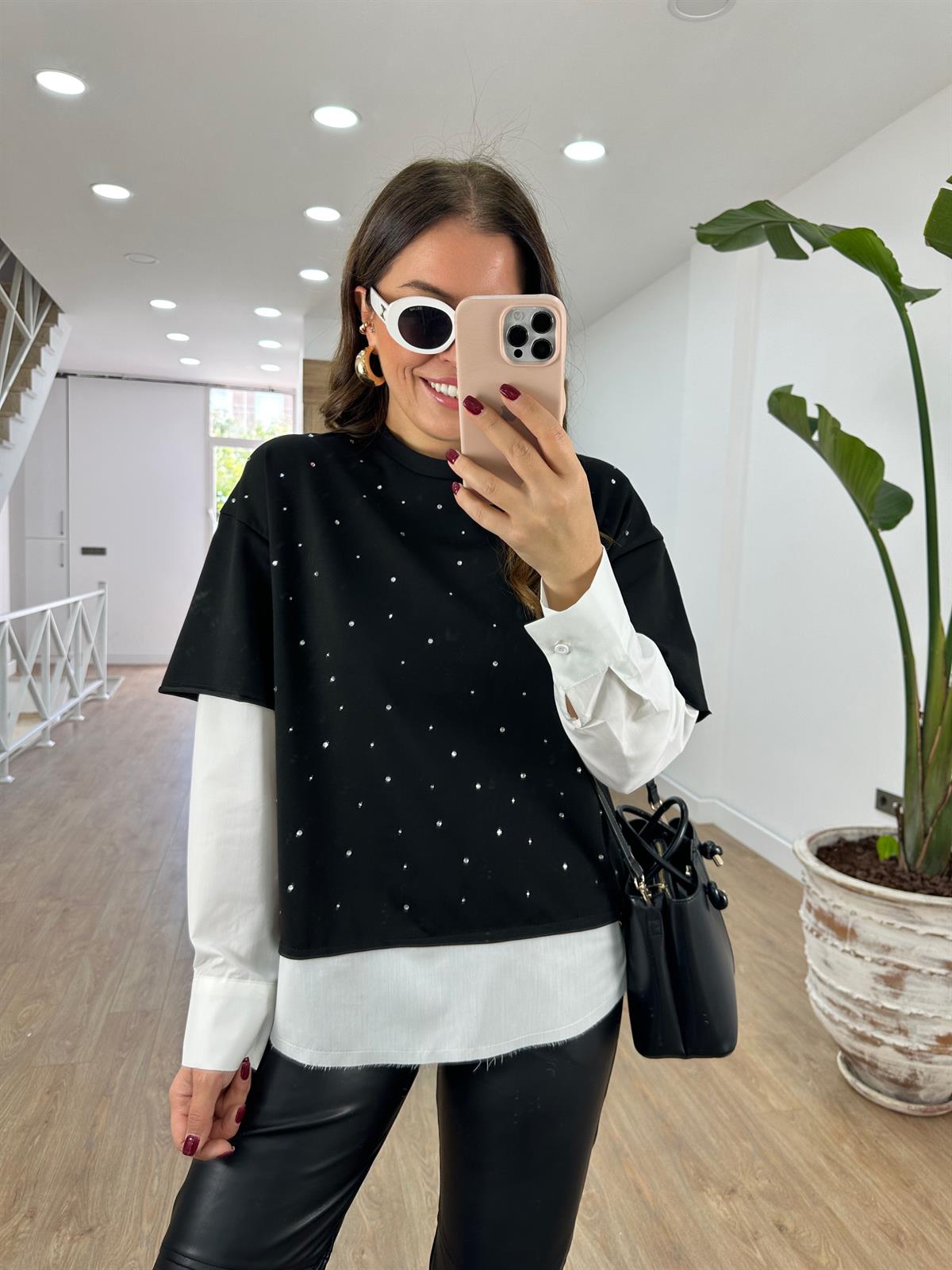 Gömlek Detaylı Taşlı Sweatshirt-Siyah