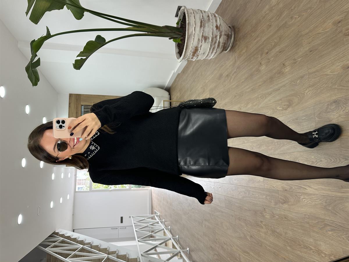 Gömlek Yaka Taşlı Triko-Siyah